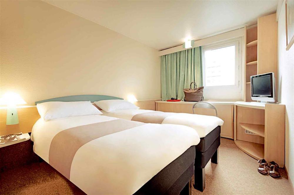 Ibis Lyon L'Isle D'Abeau Hotel Phòng bức ảnh