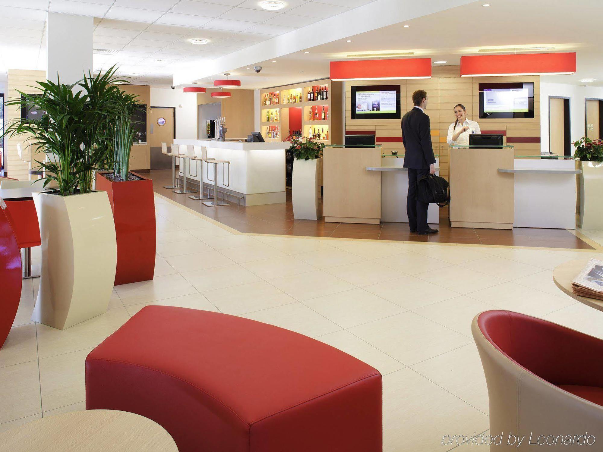 Ibis Lyon L'Isle D'Abeau Hotel Ngoại thất bức ảnh